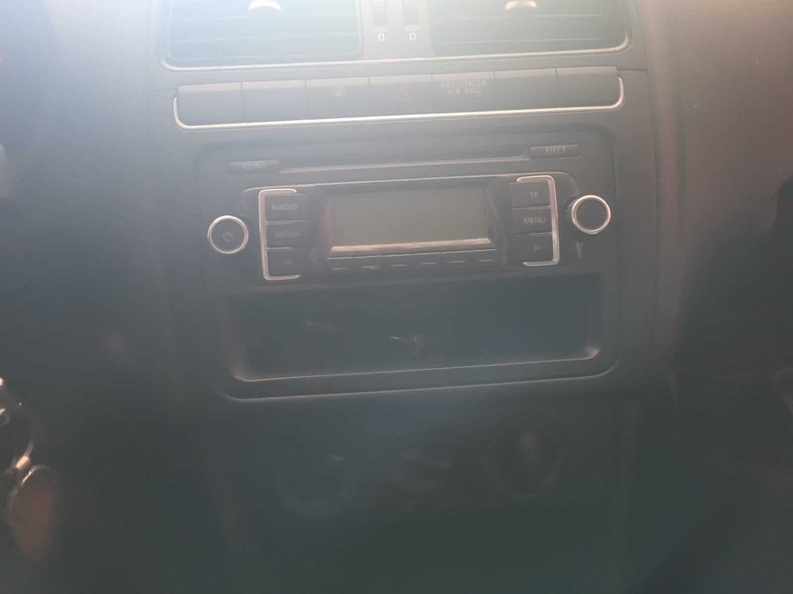 vw polo 6r faire offre soit complète ou en piece, Autos, Euro 5, Achat, Boîte manuelle, Autres couleurs