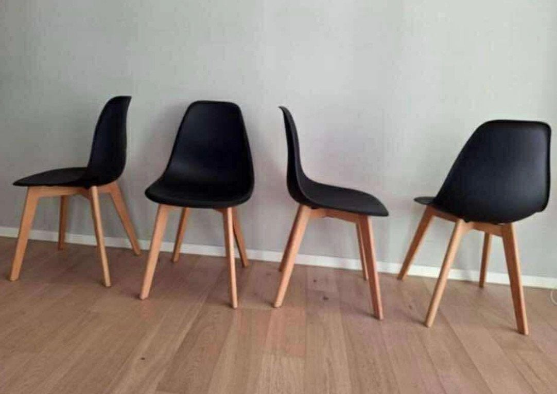 SET VAN 4 ZWARTE SCANDINAVISCHE EETKAMERSTOELEN, Ophalen, Zo goed als nieuw, Hout