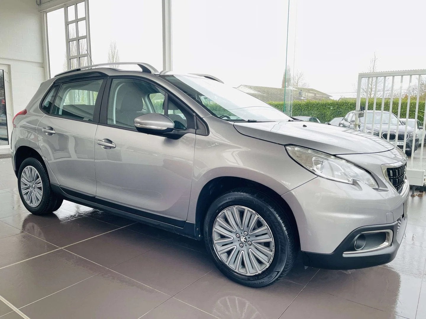 Peugeot 2008 1.2iA * GARANTIE + AIRCO * (automatique), Autos, Argent ou Gris, Achat, Euro 6, Entreprise