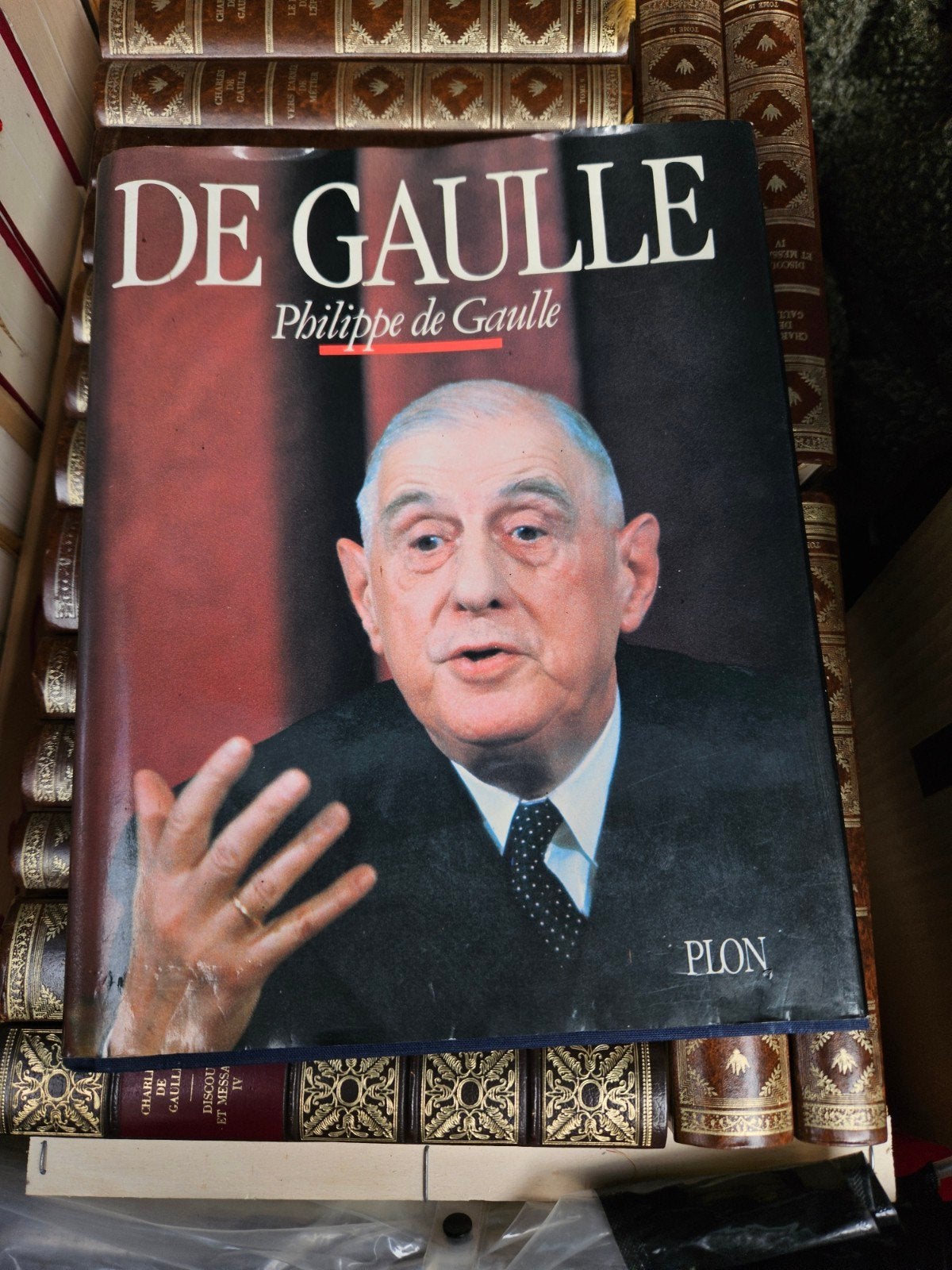 Collection de livres sur Charles De Gaulle, Enlèvement