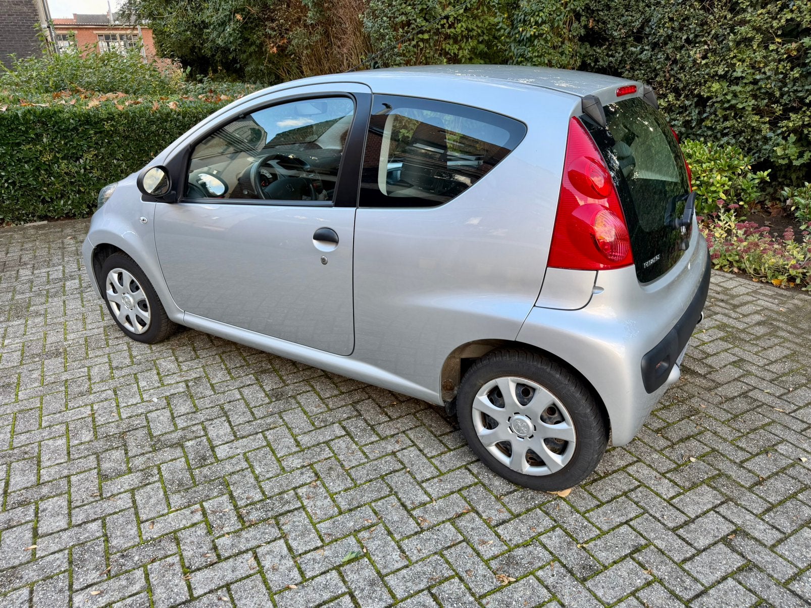 Peugeot 107 (=Aygo!) 1.0 benz 2011 *94.307km*1 jaar garantie, Autos, Isofix, Achat, Entreprise, 900 kg