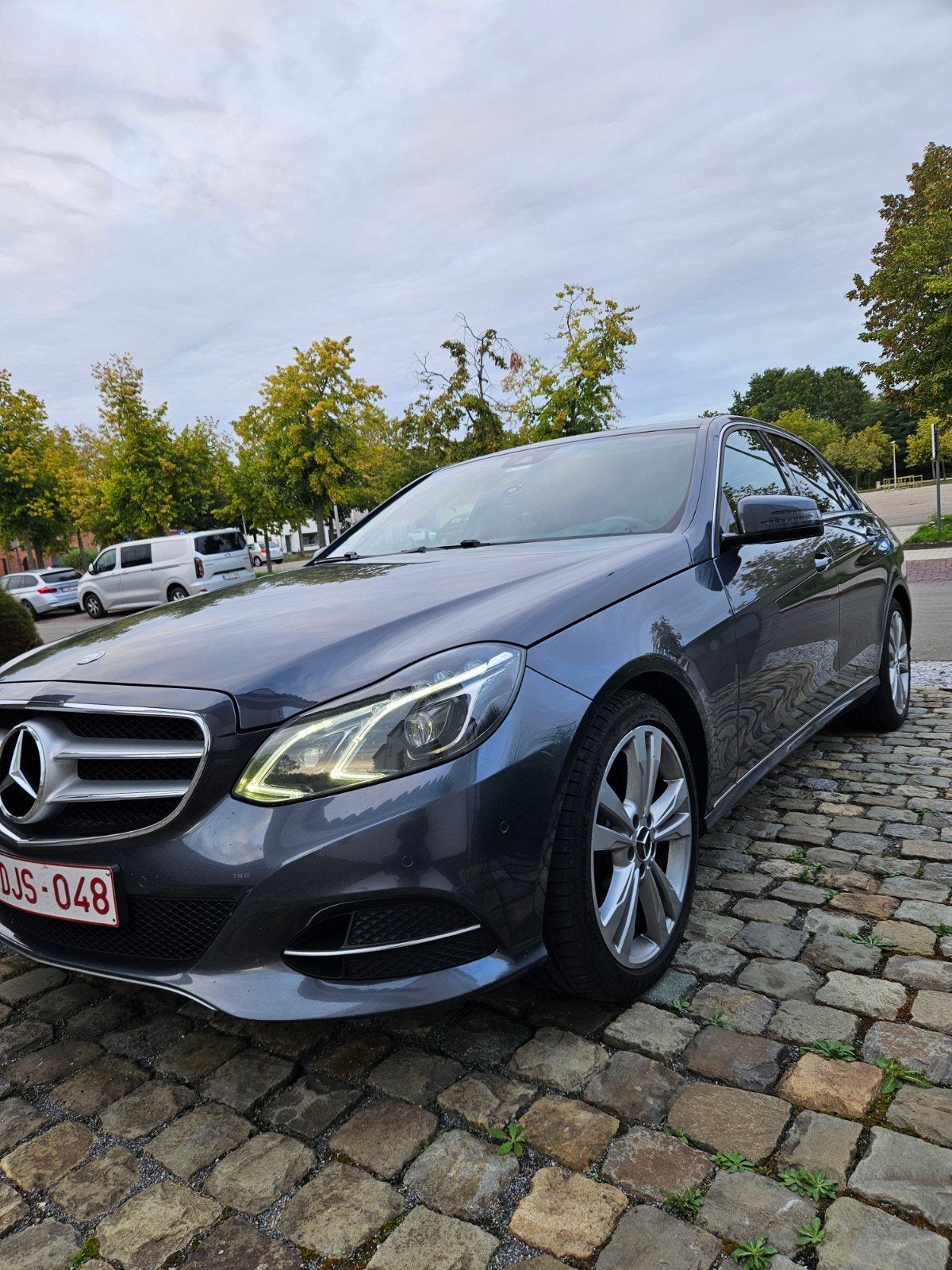 MERCEDES E200 CDI BLUETEC, Auto's, Mercedes-Benz, Achterwielaandrijving, Leder en Stof, Particulier, Zilver of Grijs