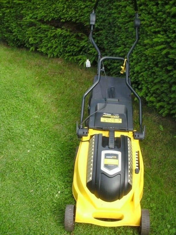 POWER PLUS 1800 WATT, Jardin & Terrasse, Tondeuses à gazon, 40 à 49 cm, Enlèvement, Tondeuses à gazon électriques, Power plus