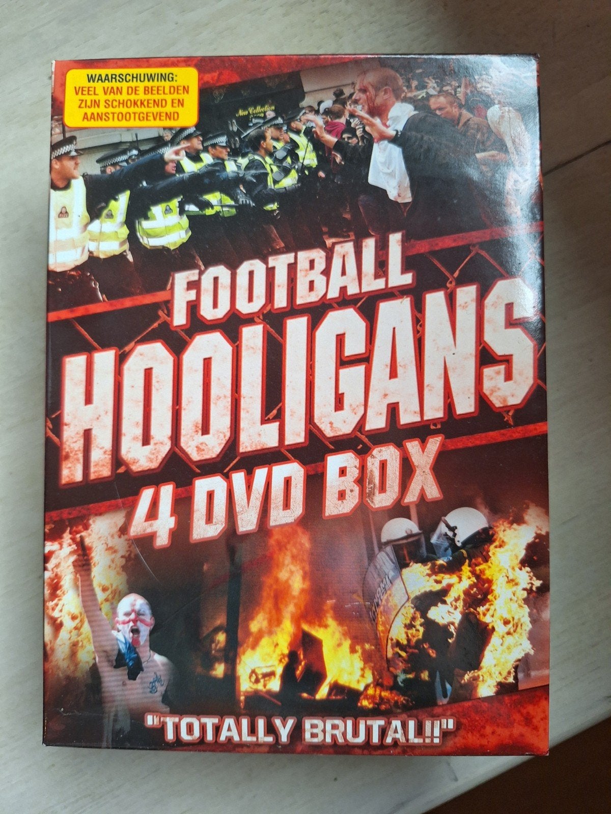 Football Hooligans 4 DVD Box, CD & DVD, DVD | Documentaires & Films pédagogiques, Enlèvement ou Envoi