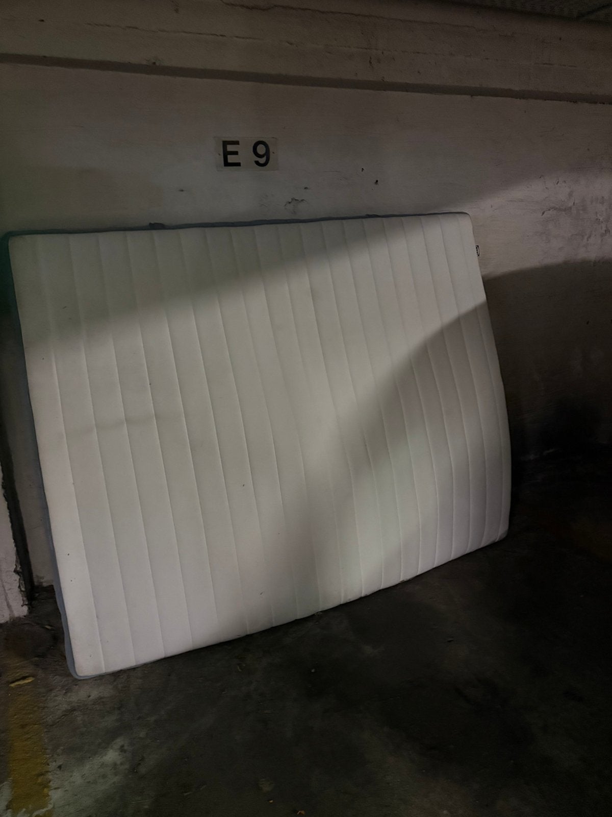 Gratis matras 160 x 200 m, Huis en Inrichting, Ophalen, Zo goed als nieuw, Matras