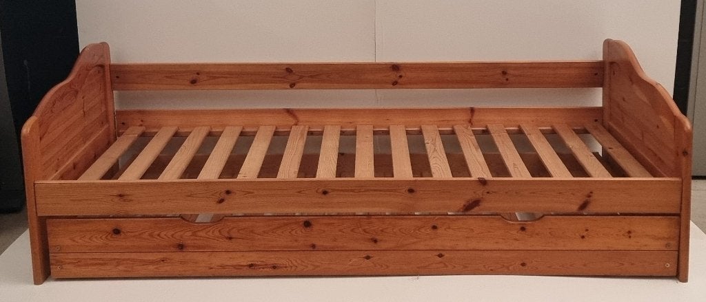 Deux lits en un, en bois verni, 100 cm, Brun, Enlèvement, Utilisé