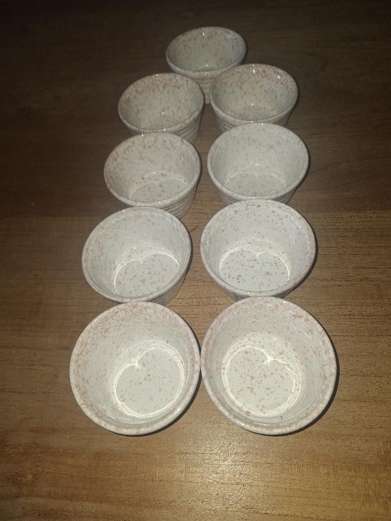 Lot de 9 ramequins en grès peint, Enlèvement