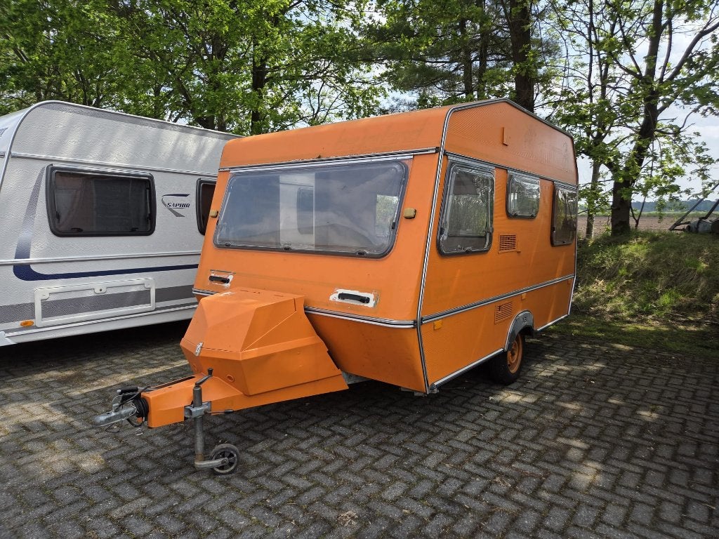 Beyerland Vitesse 3.60 DD 1985 | Renovatieprojectje, Caravans en Kamperen, Caravans, Standaardzit, Koelkast, Tot en met 2, Particulier