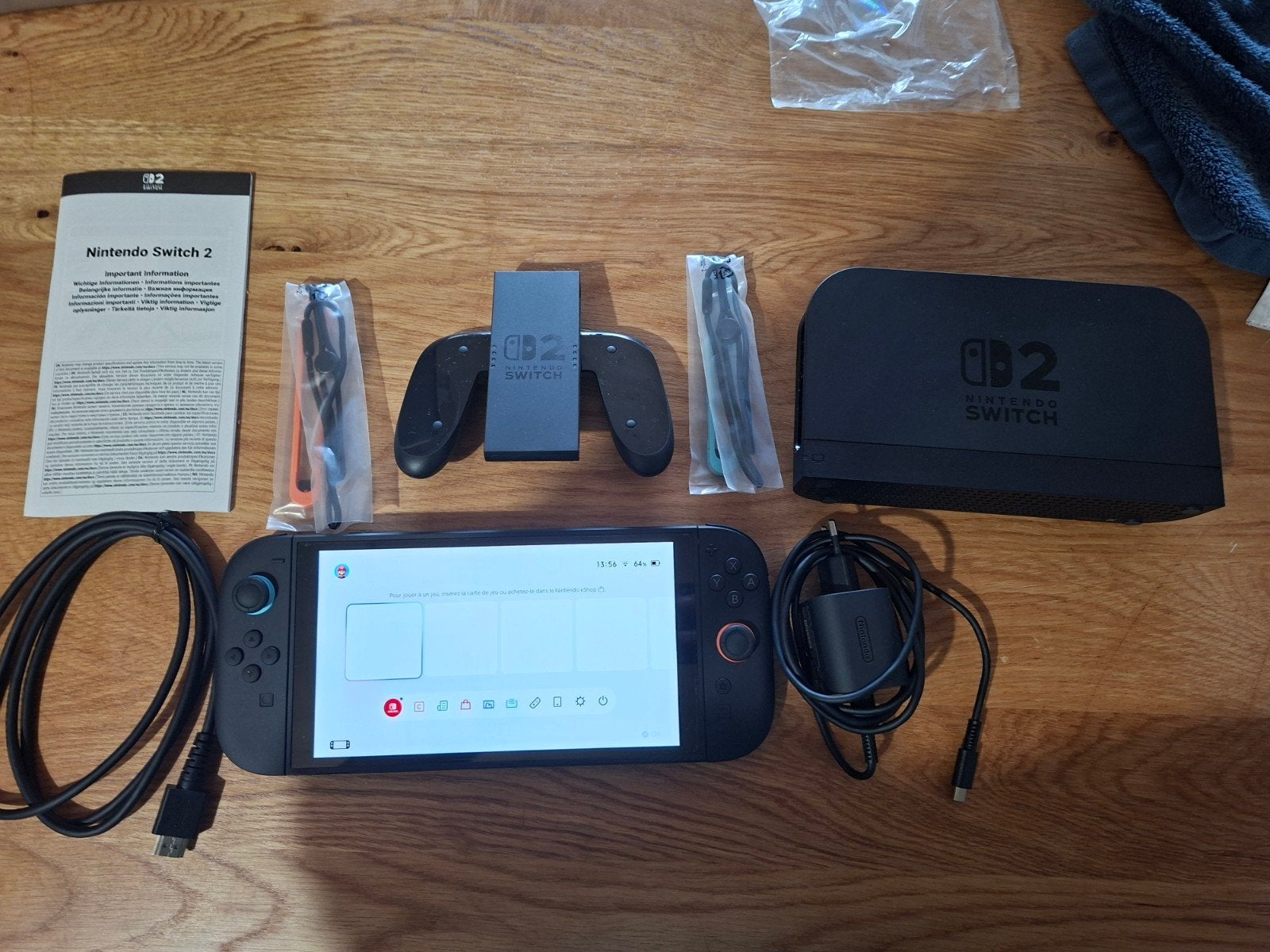 Console Nintendo Switch 2 + garantie 2 ans + mallette, Enlèvement ou Envoi, Comme neuf, Avec 2 manettes