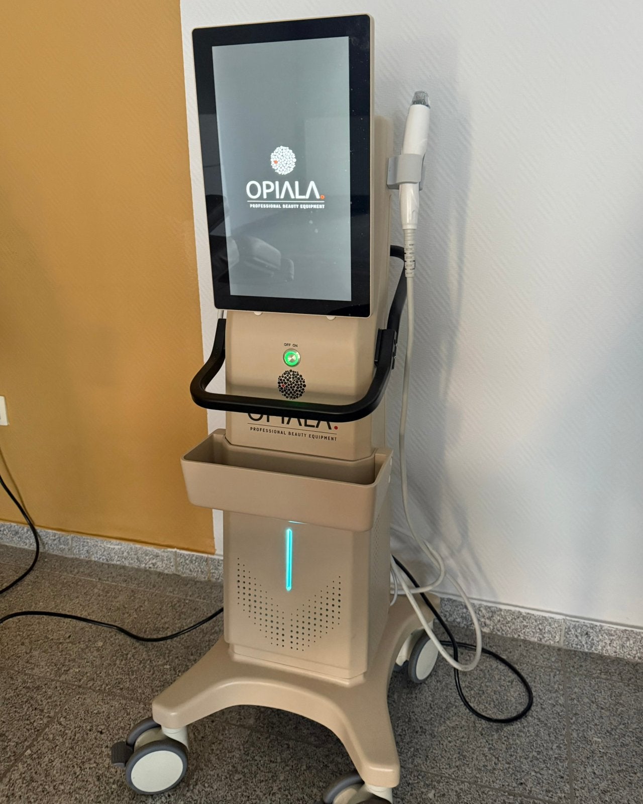 Opiala micro PRO 3 fractionaal RF microneedling coldhammer, Ophalen, Zo goed als nieuw, Overige typen