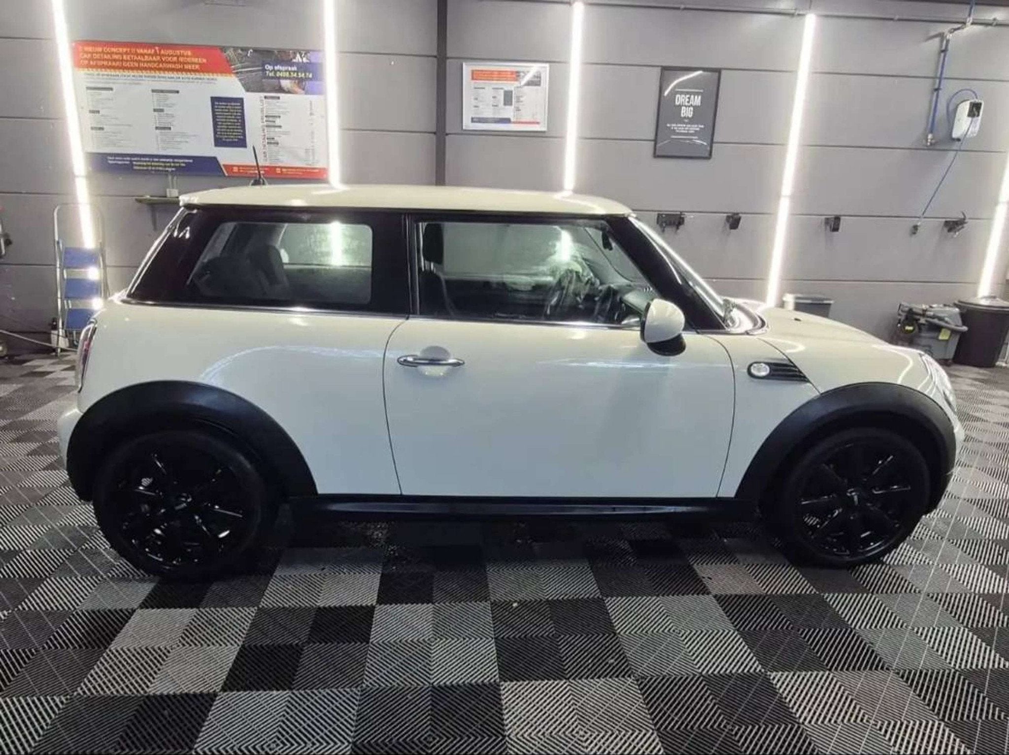 Mini One 1.4i benz. bj. 2009 102000km, Auto's, Gebruikt, 4 cilinders, https://public.car-pass.be/vhr/f339eca7-b0cc-43d6-85d4-c62814b83c3f