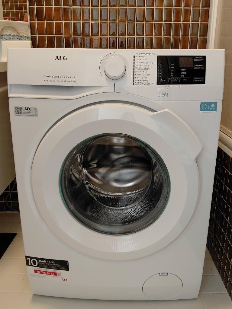 Machine à laver AEG 6000 series, Electroménager, 1200 à 1600 tours, 85 à 90 cm, Programme lavage à la main, Comme neuf