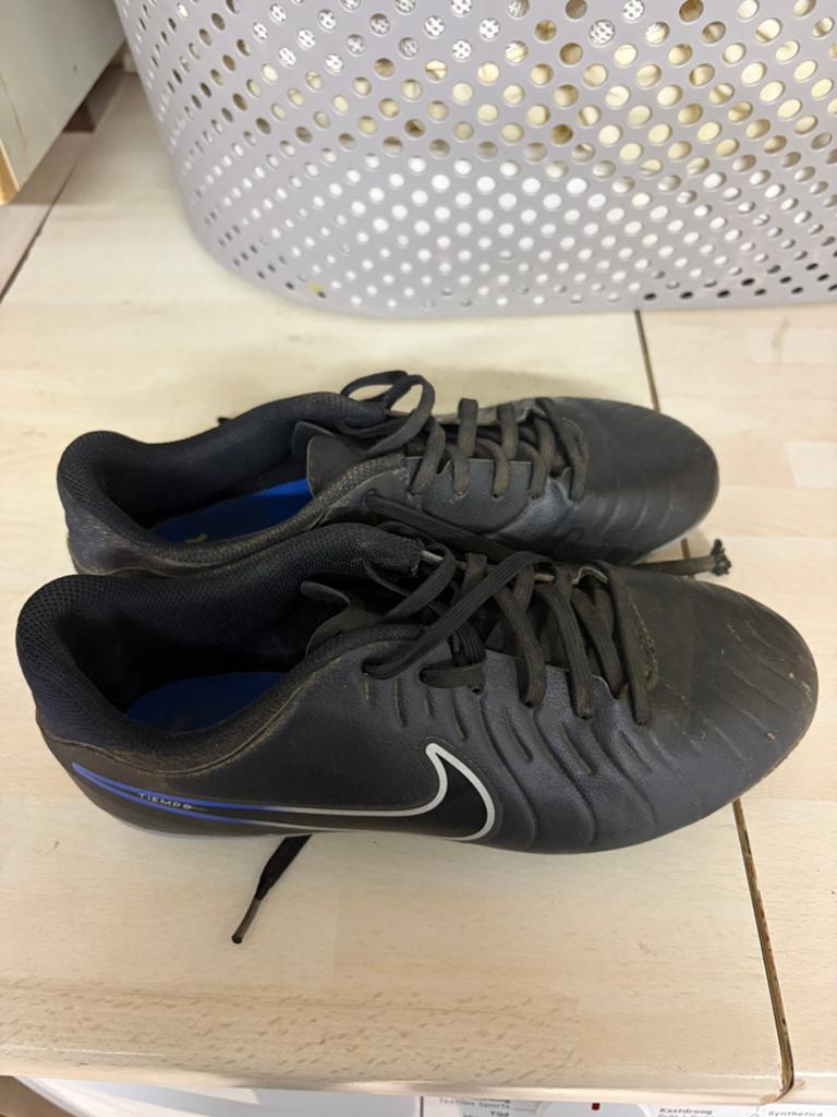 Crampons nike, Enlèvement, Comme neuf