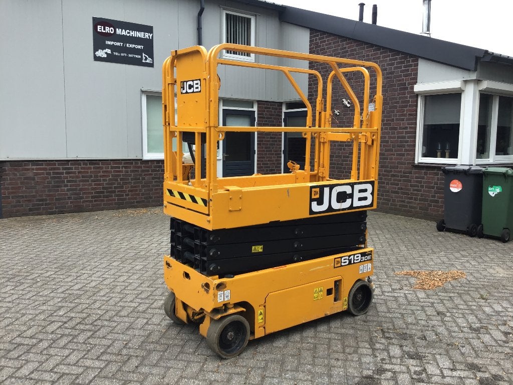 JCB S1930E, Ophalen