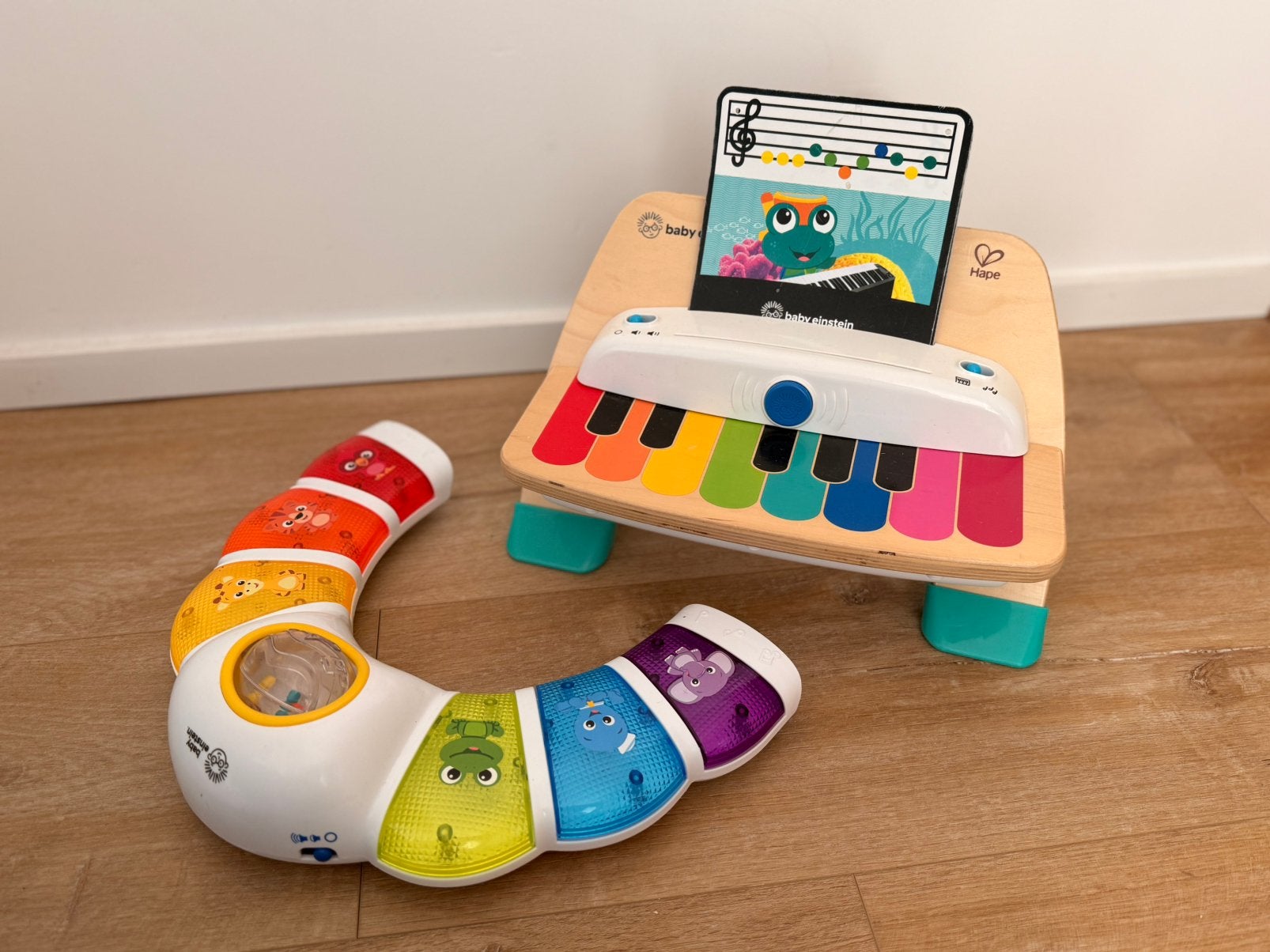 Lot de 2 jouets d’éveil musical Baby Einstein / Hape, Enlèvement, Utilisé, Autres types, Sonore