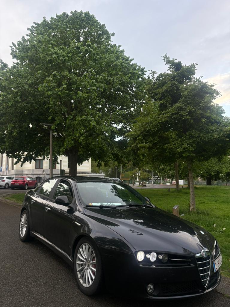 Alpha romeo 159 Edition TI sport 1.9jtd 150cv pret à immatri, Autos, Achat, Entreprise, Noir, 5 portes