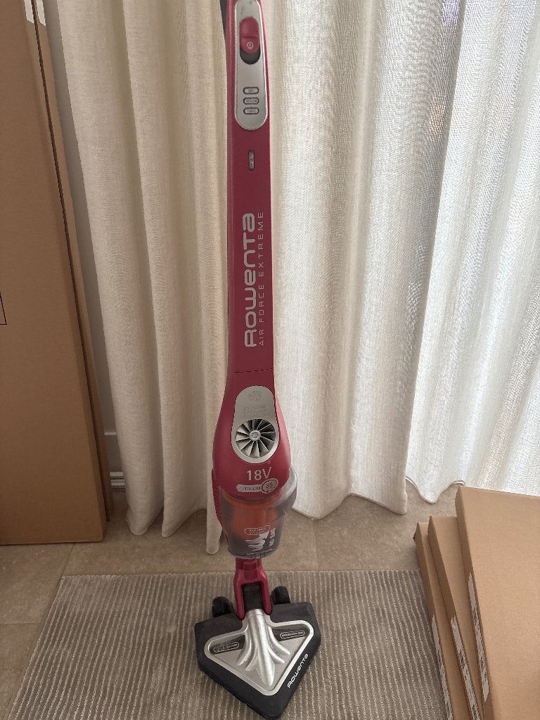 Aspirateur Rowenta- 30 Euro, Electroménager, Aspirateurs, Rowenta, Sans fil, Réservoir, Aspirateur balai