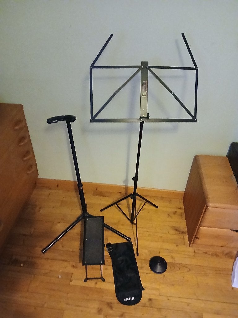 Staander voor gitaar, staander voor gitaarboek, metronoom, Ophalen, Zo goed als nieuw, Klassieke of Spaanse gitaar