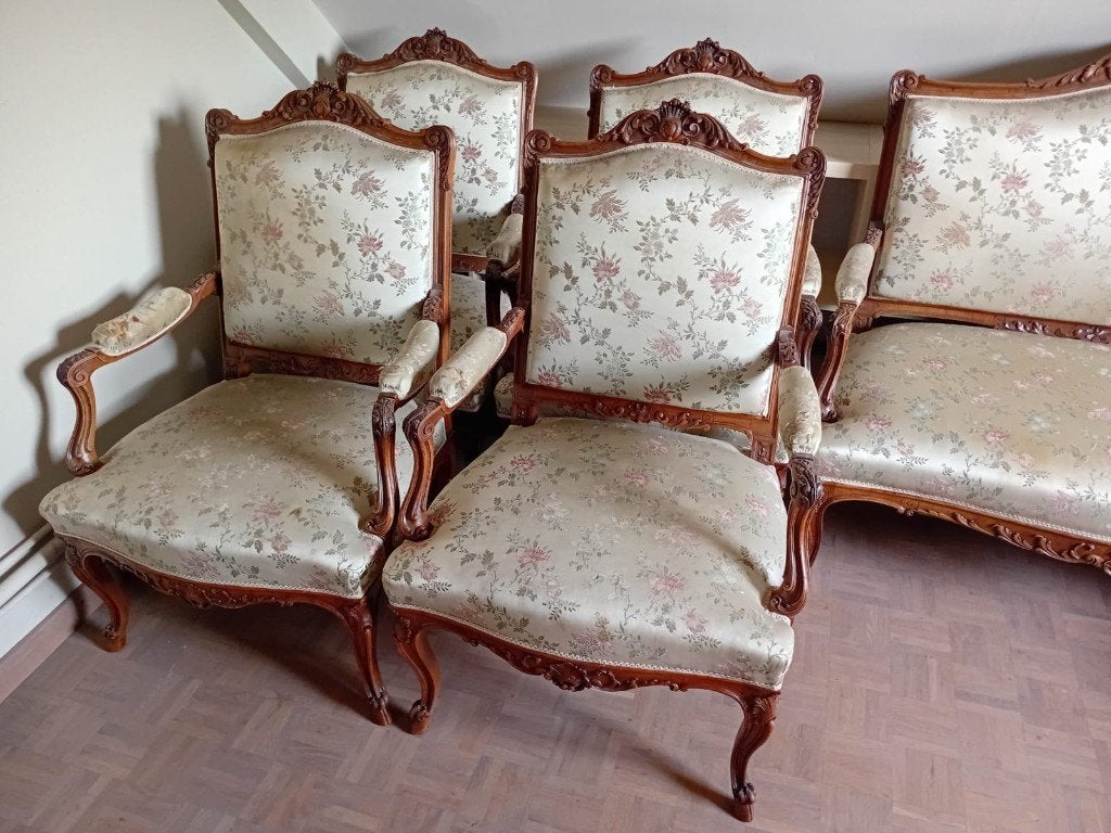 Antieke salon met bloemmotief, Ophalen