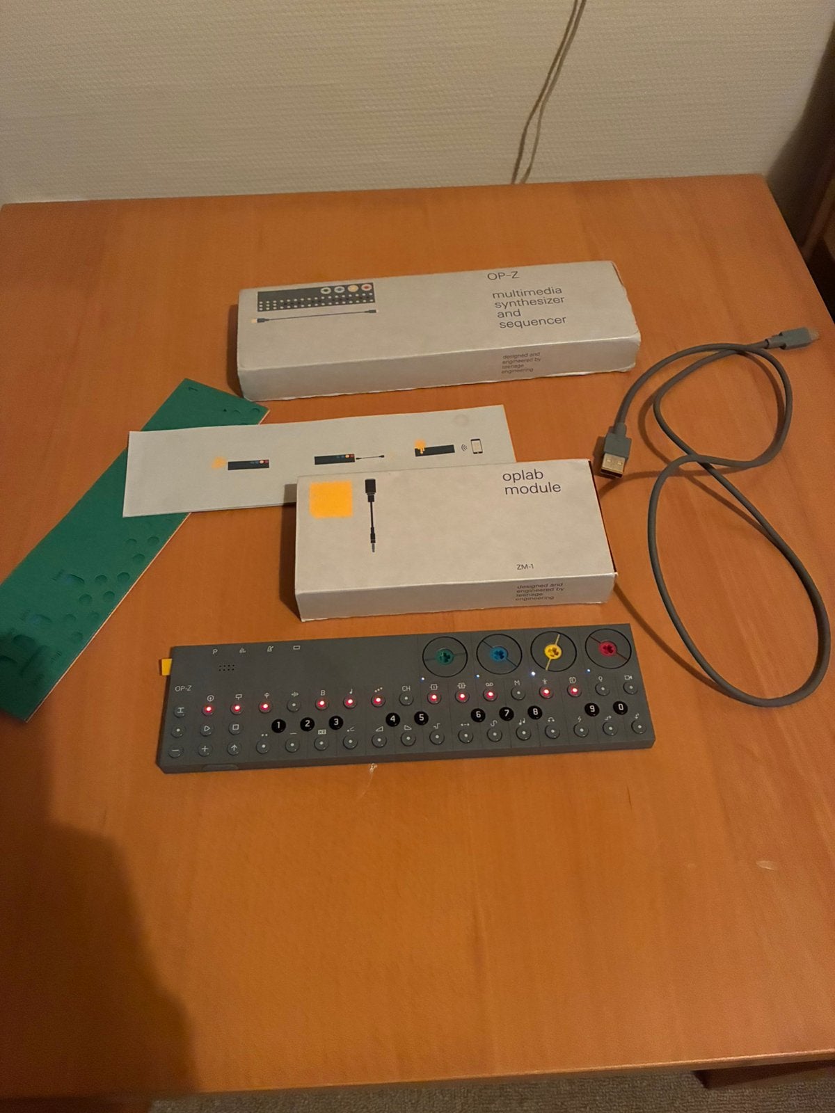 Teenage Engineering OP-Z + OPLAB MODULE, Ophalen of Verzenden, Gebruikt, Overige merken, Met midi-aansluiting