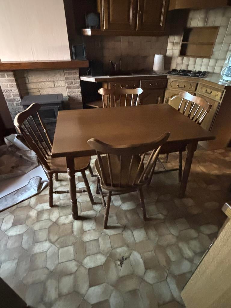 Table de cuisine ancienne en bois massif avec 4 chaises, Enlèvement