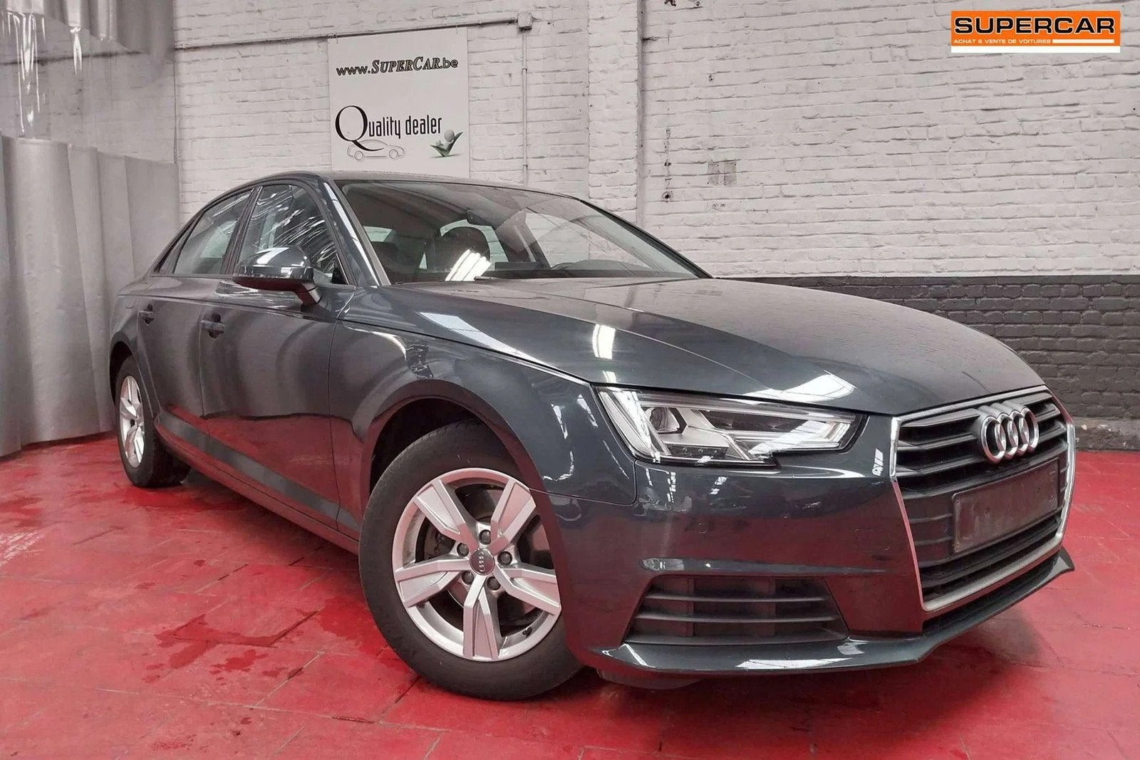 Audi A4 1.4 TFSI * Cuir * Navi * Capteur Av/Arr * 382 X 60, 4 deurs, Gebruikt, 4 cilinders, A4