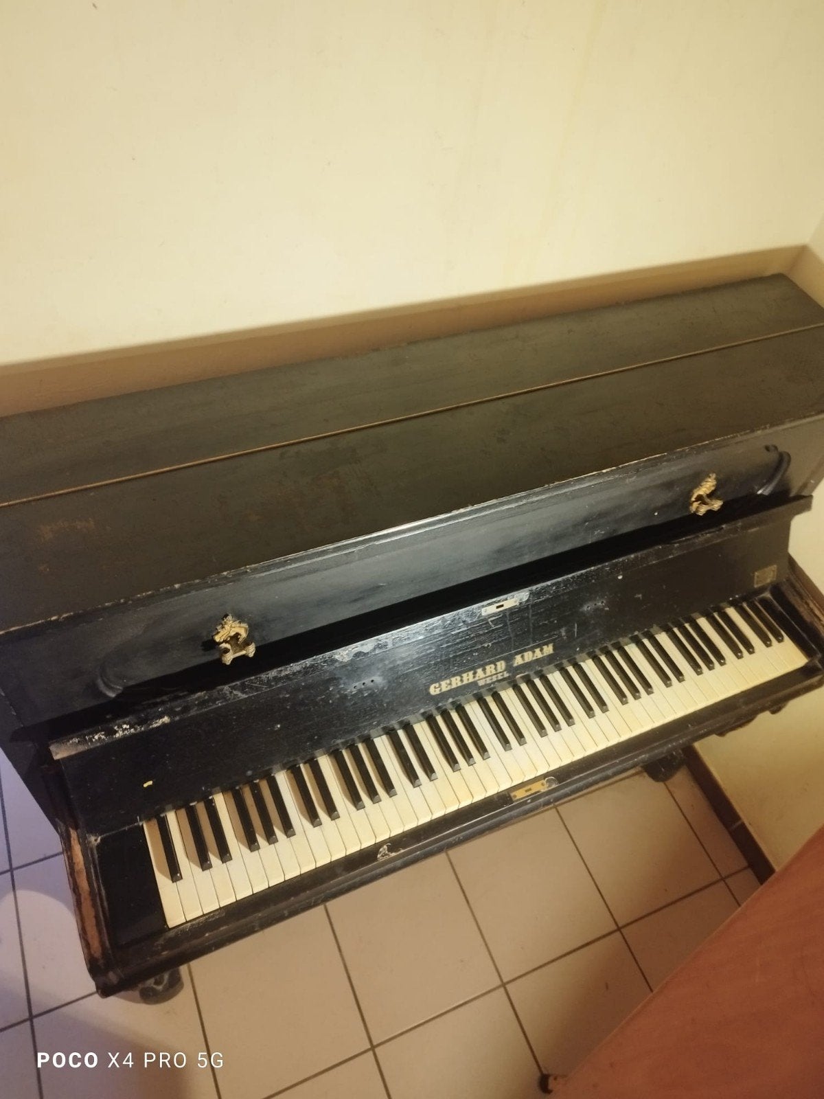 PIANO A DONNER, Piano