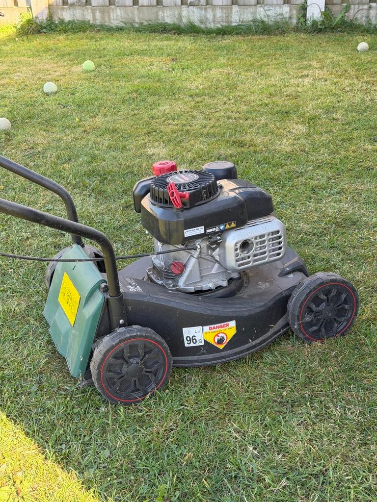 Motormaaier met klein defect, Ophalen, Zo goed als nieuw