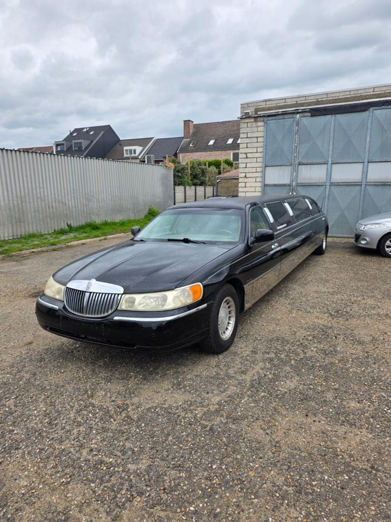 Lincoln town car  4.6cc limousine, Auto's, Lincoln, Automaat, Town Car, Zwart, Leder