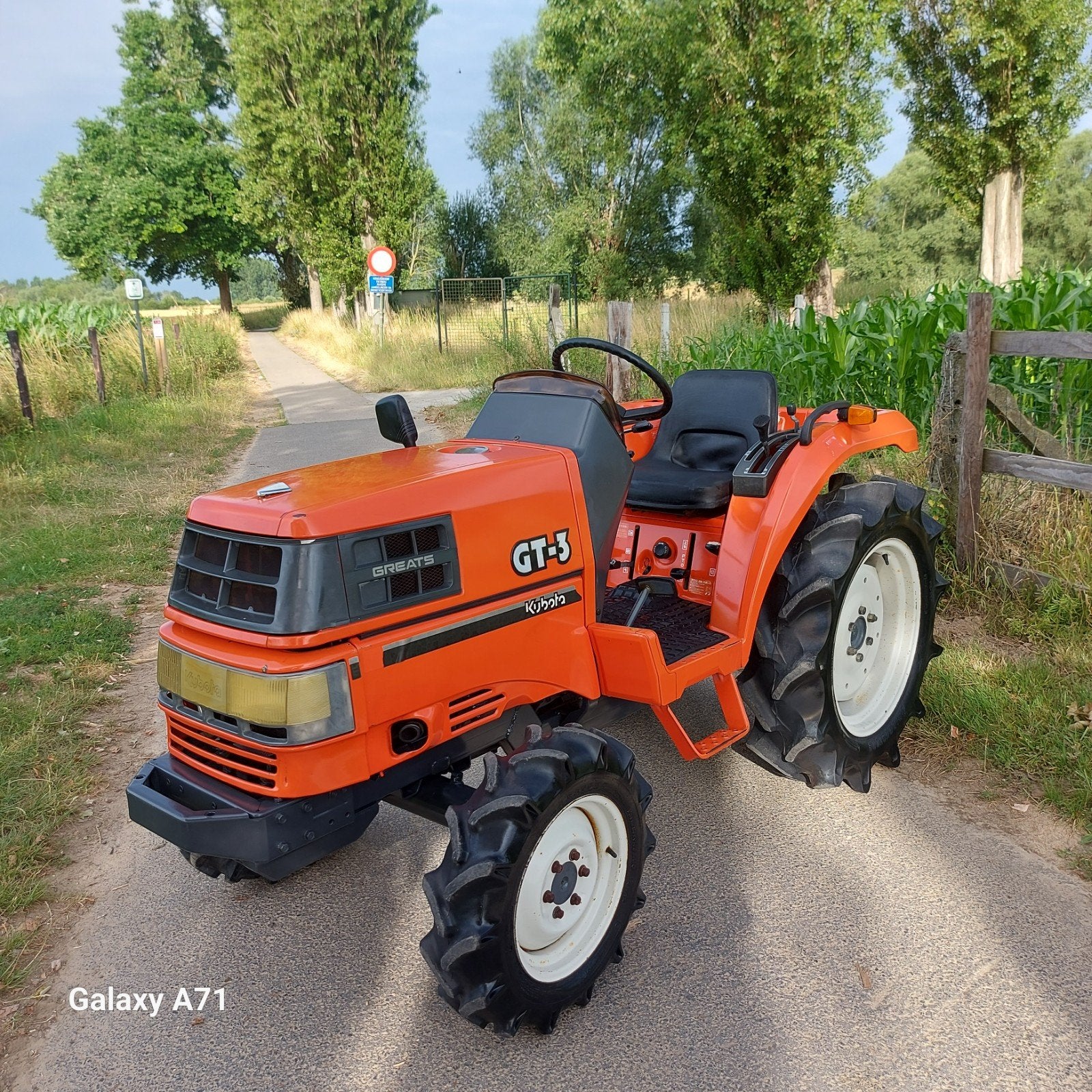 Minitractor kubota 23pk 4x4 SERVOSTUUR! SHOWROOMSTAAT, Ophalen