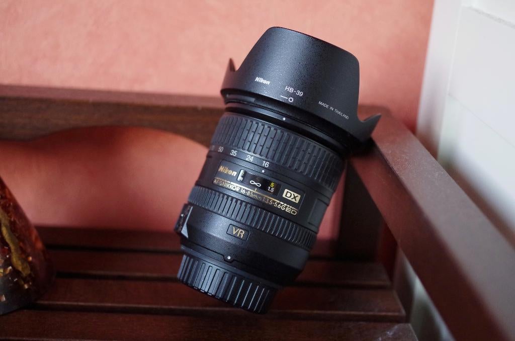 Nikon AF-S 16-85mm f/3.5-5.6G ED VR DX, Ophalen of Verzenden, Zo goed als nieuw, Standaardlens, Zoom