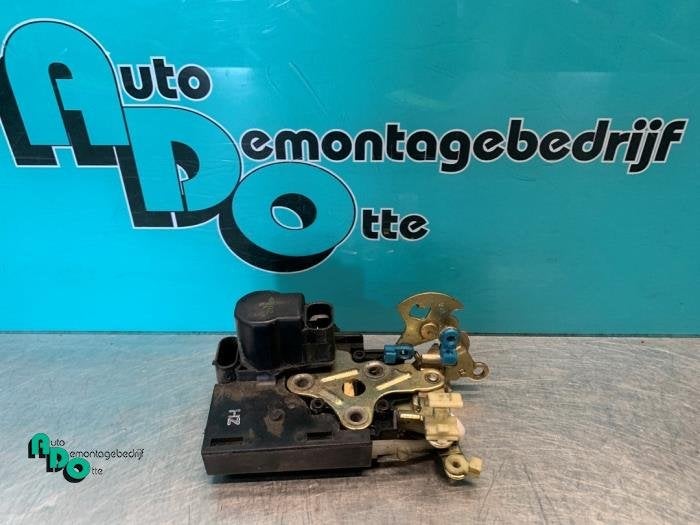 Serrure portière mécanique 4portes avant droite d'un Chevr, -, 3 mois de garantie, Utilisé, -