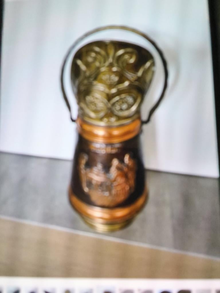 1 koperen kolen bak, Enlèvement