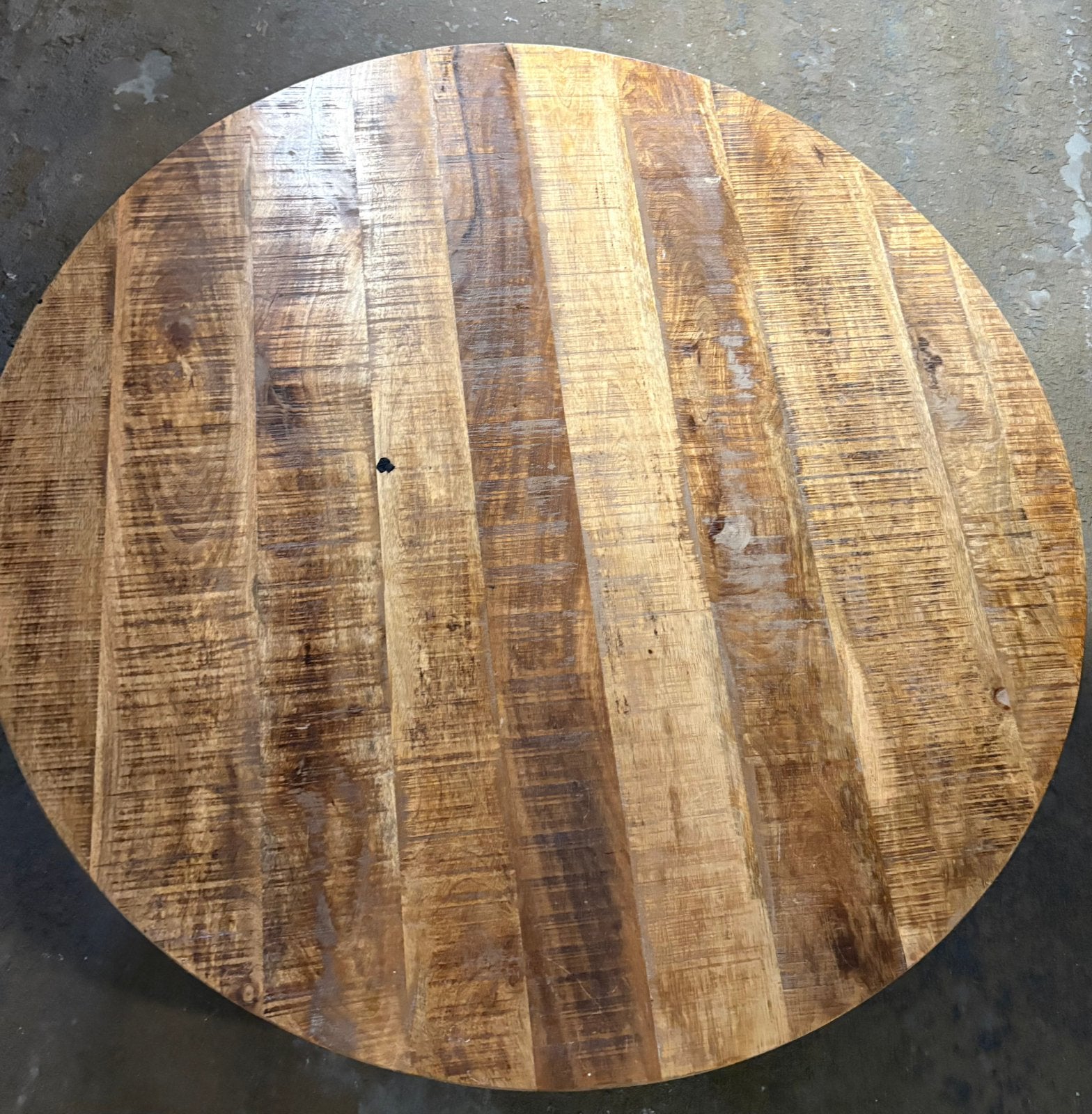 Ronde tafel en 4 camelkleurige stoelen, Ophalen, Zo goed als nieuw, Zwart
