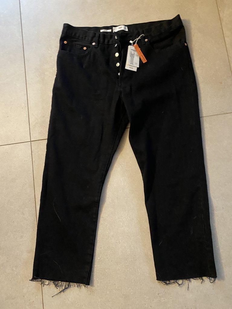 Schitterende nieuwe zwarte damesjeans... Maat 46., Kleding | Dames, Zwart, MNG, Overige jeansmaten, Nieuw