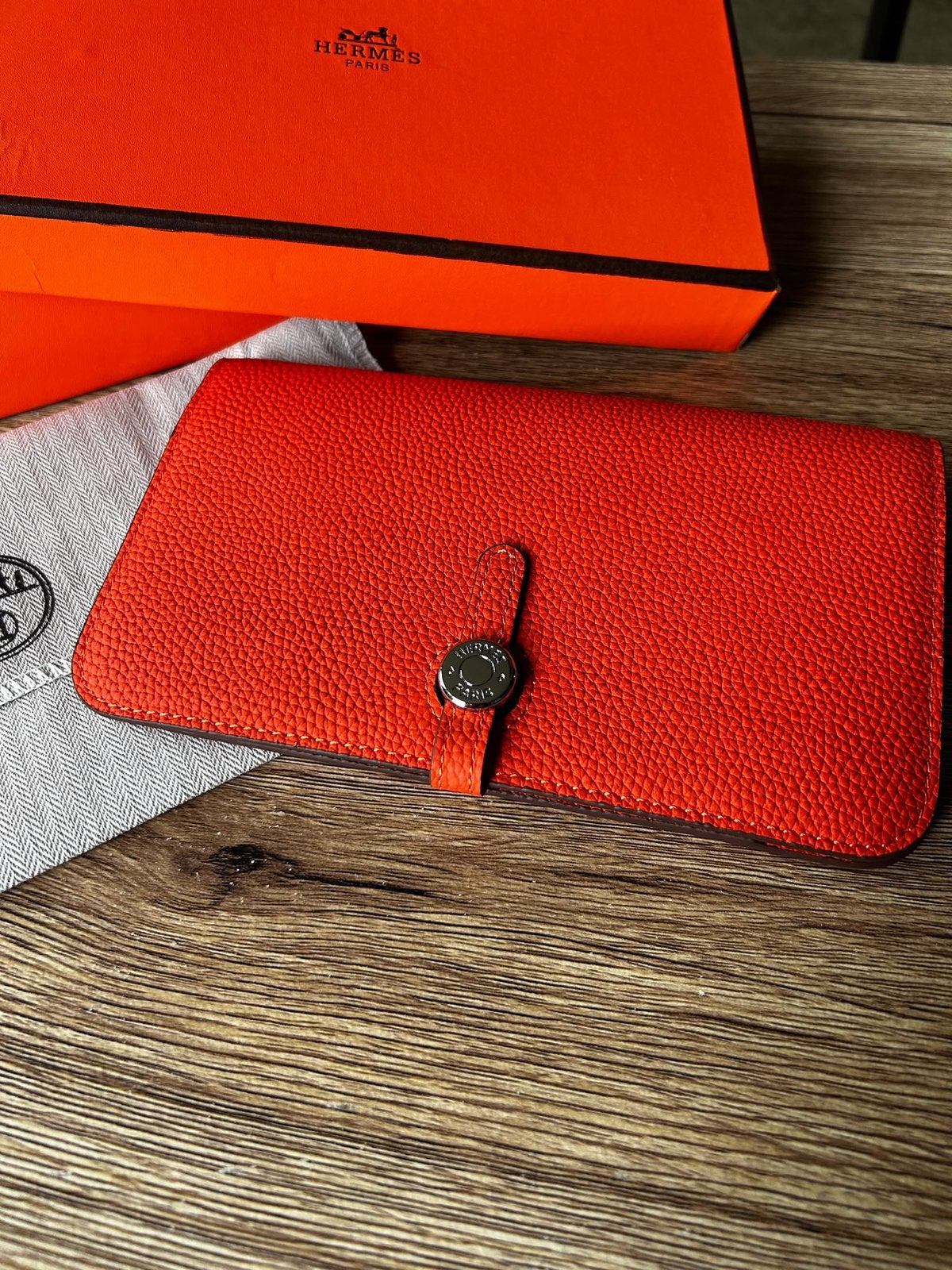 Dogon Wallet -Togo leder, Bijoux, Sacs & Beauté, Enlèvement ou Envoi, Comme neuf, Orange, Cuir