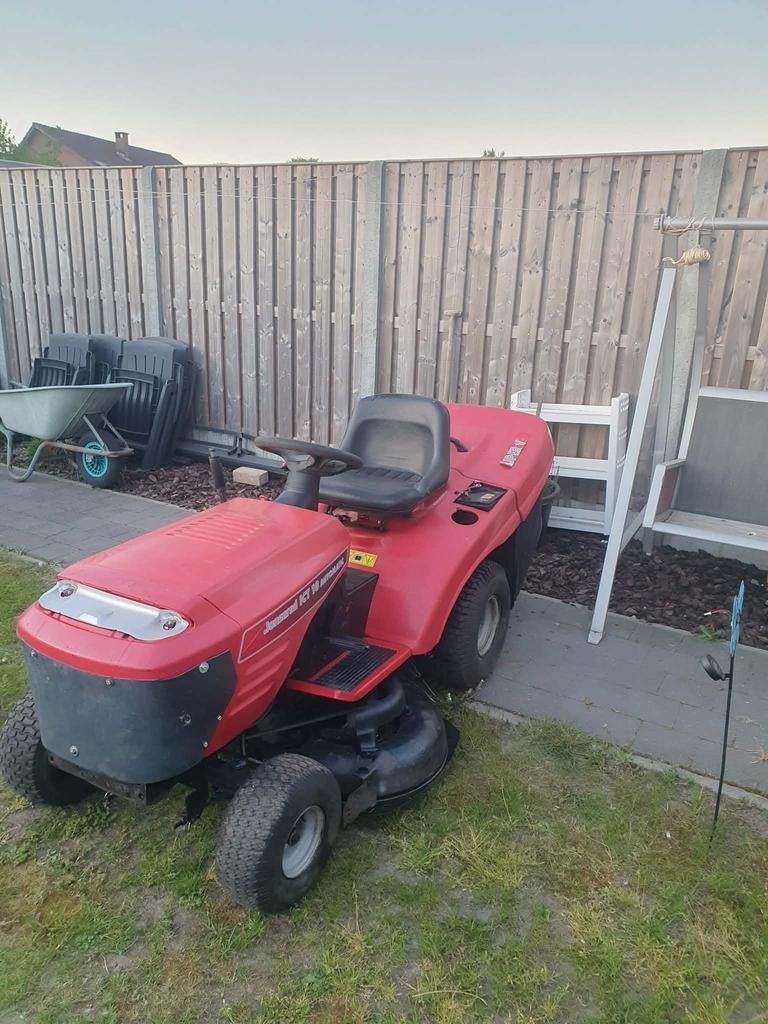 Zitmaaier Jonsered ICT 28HP automatic, Tuin en Terras, Ophalen of Verzenden, Zo goed als nieuw, Opvangbak