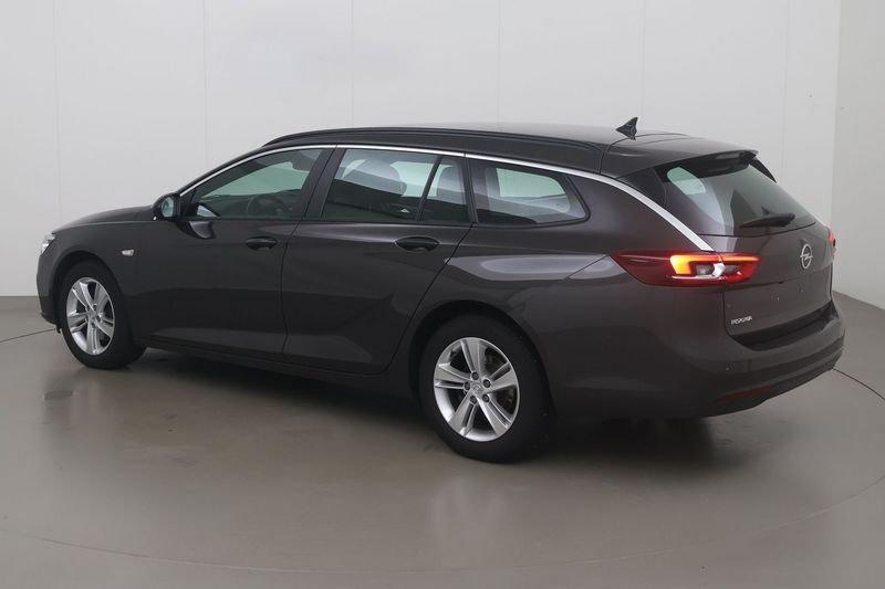 Opel Insignia Sports Tourer 1.5 turbo d business editio, Auto's, Opel, 90 kW, 122 pk, Gebruikt, Bruin