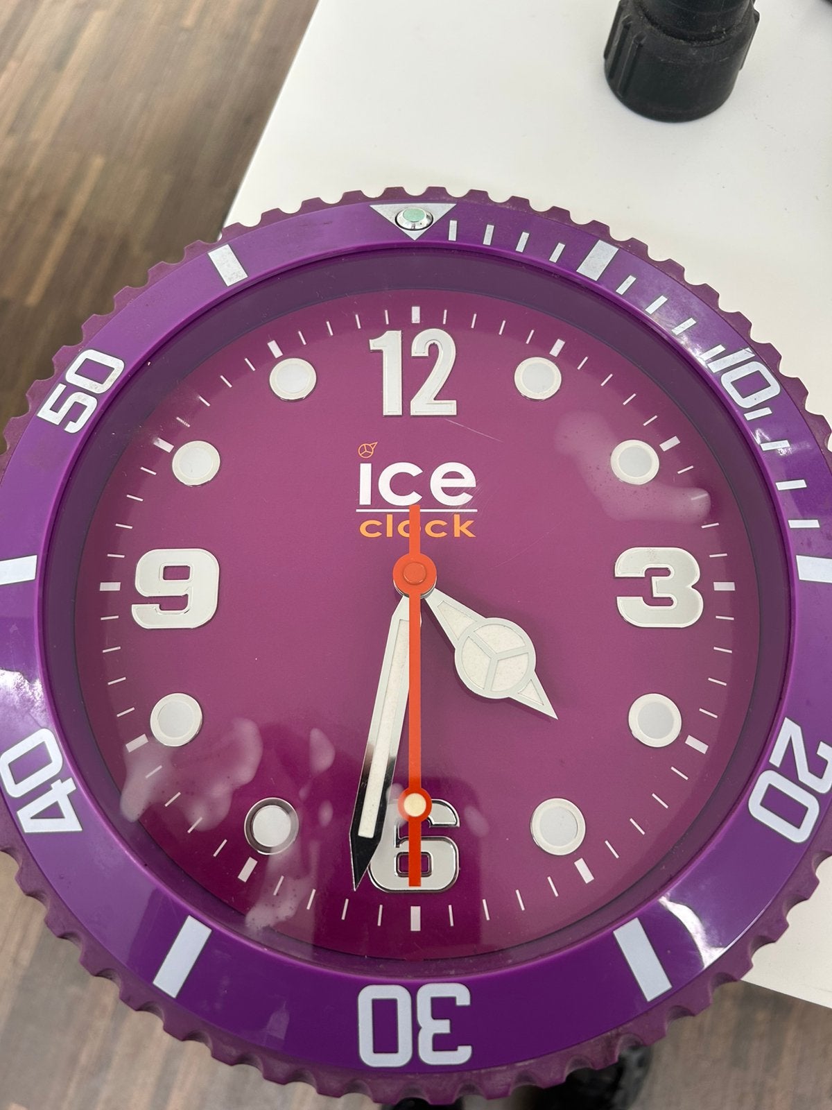 ICE Watch Clock, Ophalen