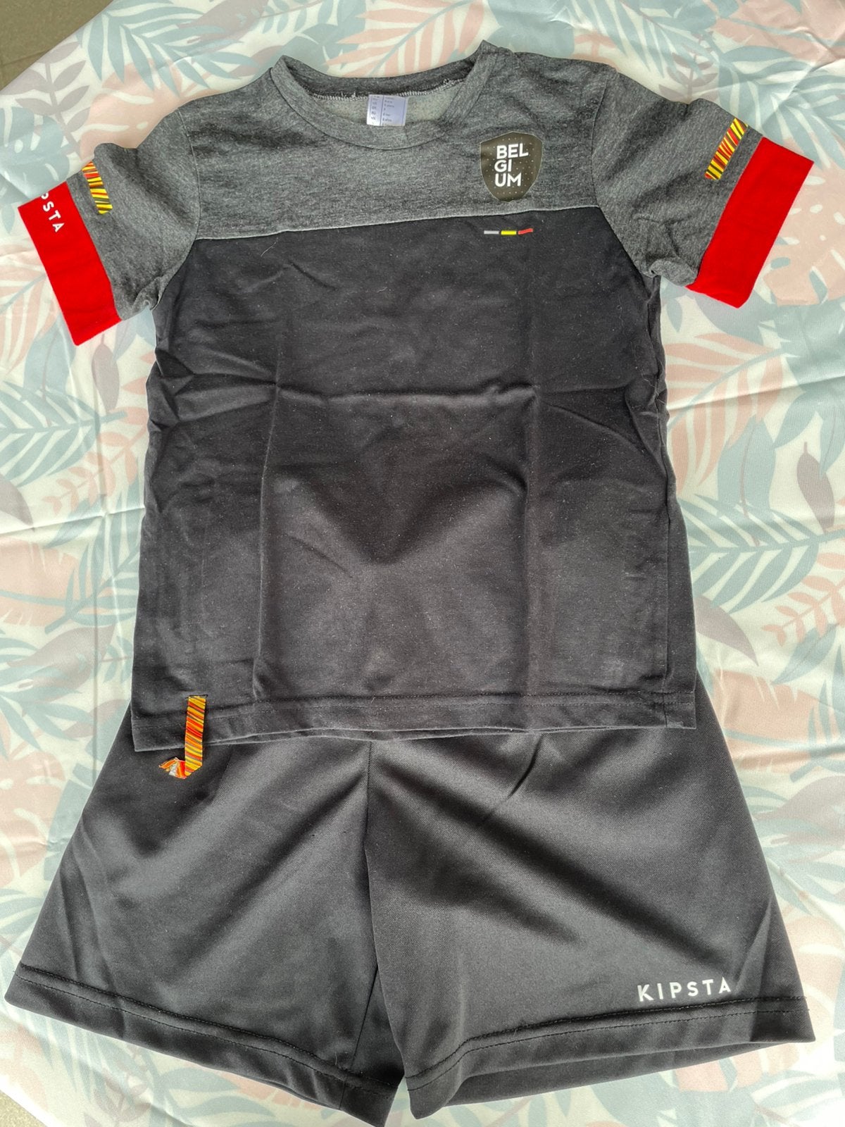 Decathlon voetbal outfit België, Kinderen en Baby's, Kinderkleding | Maat 122, Ophalen of Verzenden, Gebruikt, Jongen, Sport- of Zwemkleding
