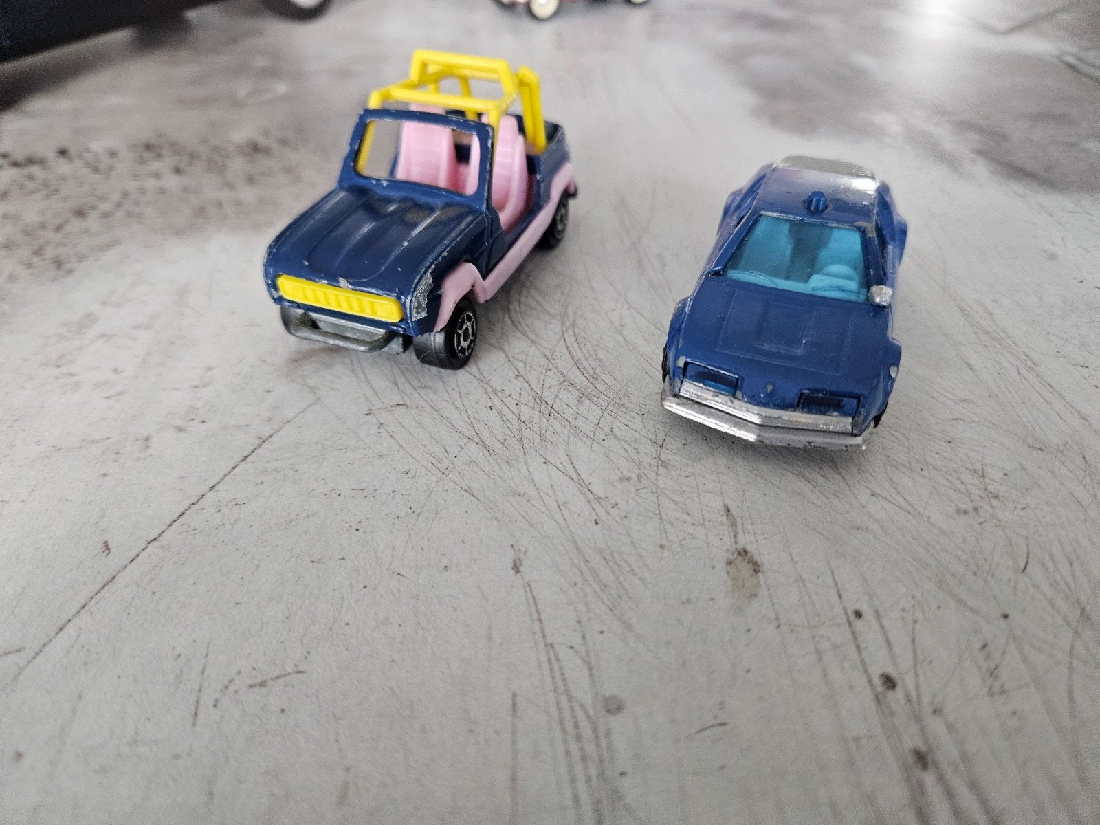 2 voiture majorette, Hobby en Vrije tijd, Modelauto's | Overige schalen