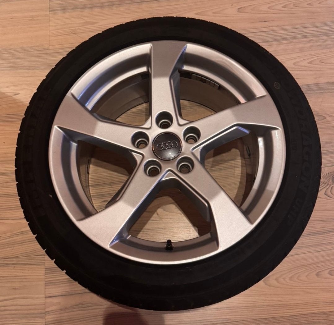Jantes Audi A3 17 pouces 5x112 + pneus d'hiver, Enlèvement, Pneus hiver, Pneu(s)