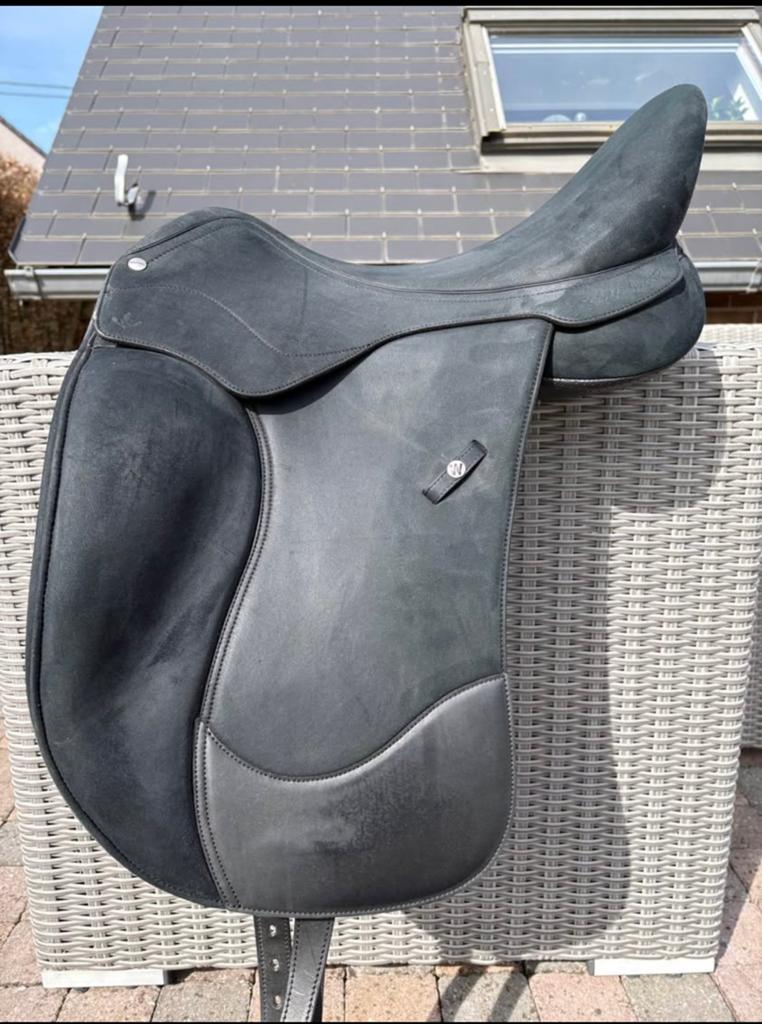 Selle de dressage, Animaux & Accessoires, Chevaux & Poneys | Selles, Enlèvement, Comme neuf, Dressage