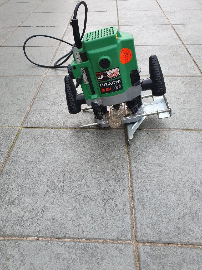 Bovenfrees Hitachi, Bricolage & Construction, Enlèvement, Routeur