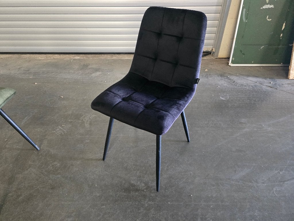 Leuke stoelen in velvet voor slechts €35 per stuk / 4kleuren, Huis en Inrichting, Stoelen, Ophalen of Verzenden, Nieuw