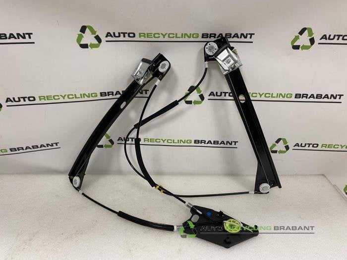 Mécanique vitre 2portes avant gauche d'un Volkswagen Polo, Autos : Pièces & Accessoires, -, 3 mois de garantie, Utilisé, -