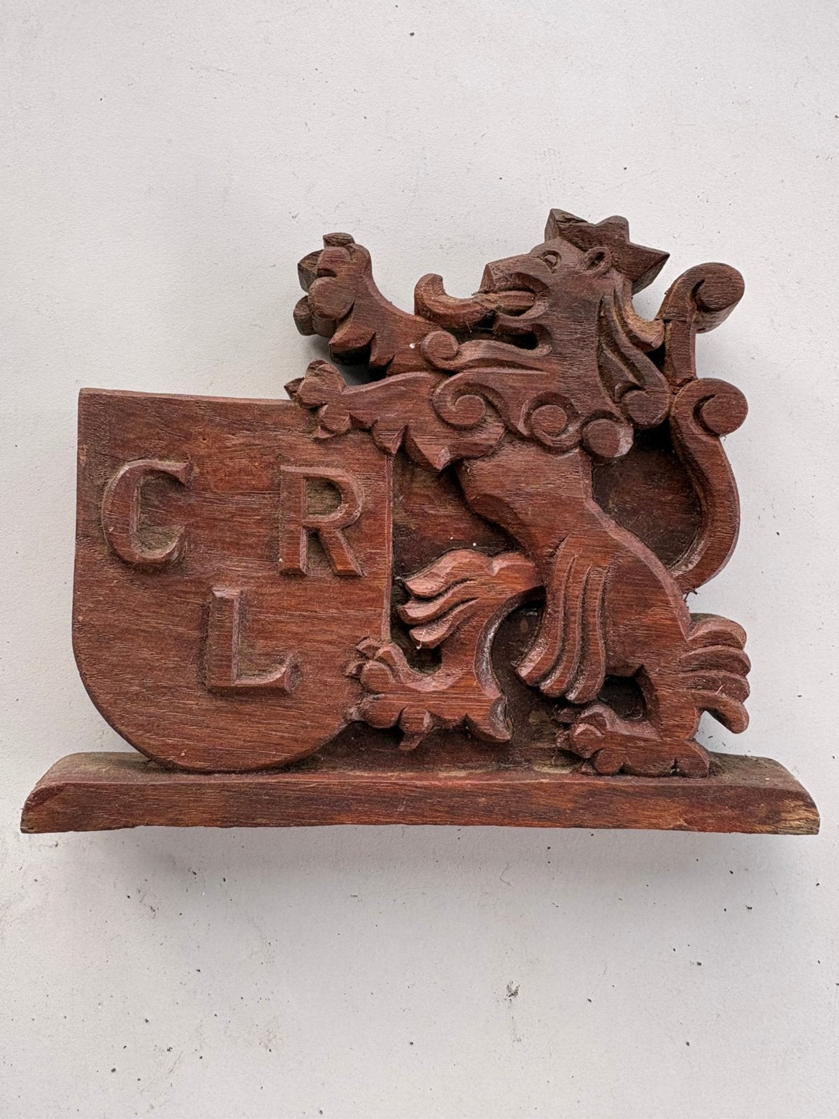 (L.2.2.A) Oud gesneden houten heraldisch ornament leeuw CRL, Antiek en Kunst, Verzenden, Houtsnijwerk
