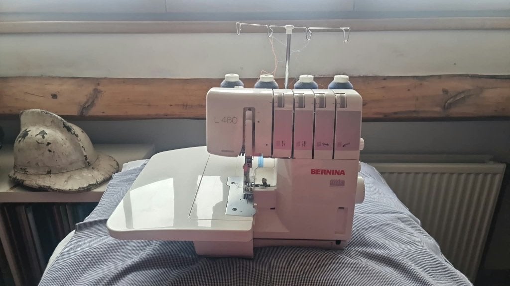 Bernina   surjeteuse, Enlèvement, Comme neuf, Surjeteuse, Bernina