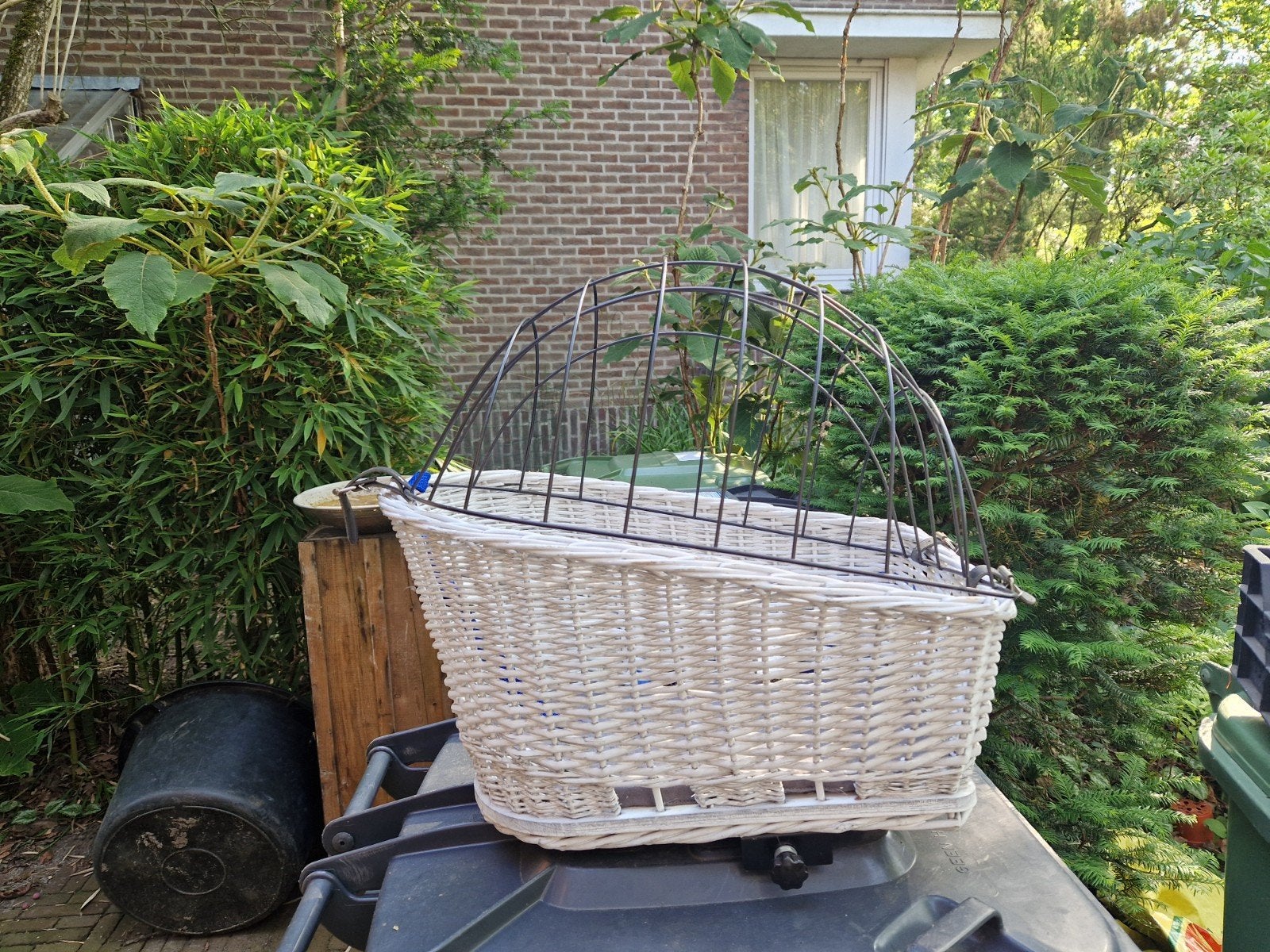 Hondenmand, Fietsen en Brommers, Ophalen
