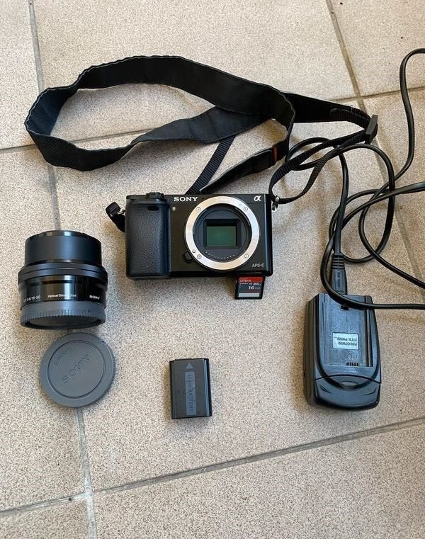 Sony A6000, Enlèvement ou Envoi, Moins de 4 fois, Batterie, Comme neuf